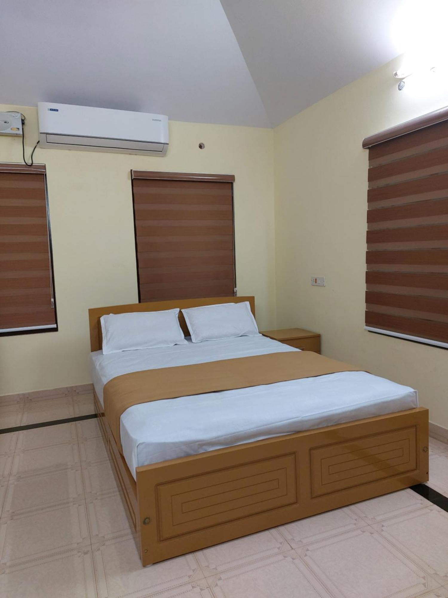 Water Gate Tourist Home And Resorts Mundrothuruth Exterior photo